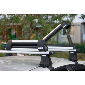 Thule 740 open on car